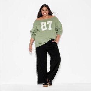 Wild Fable Green Sweatshirt with White 87